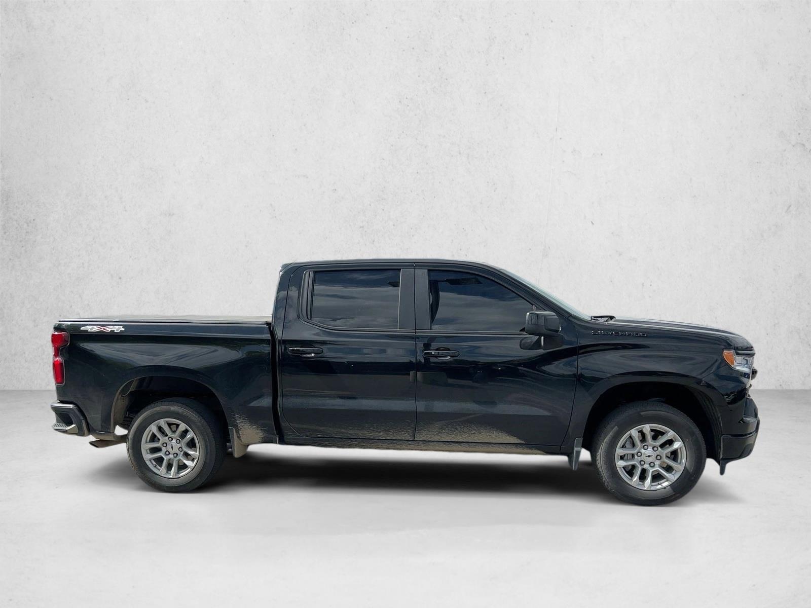 2024 Chevrolet Silverado RST photo 4