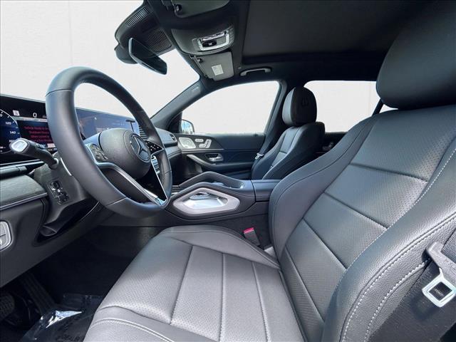 2025 Mercedes Benz GLS 450 4MATIC photo 4