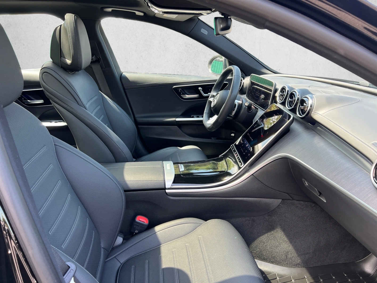 2026 Mercedes-Benz C-Class Sedan C 300 - Photo 27