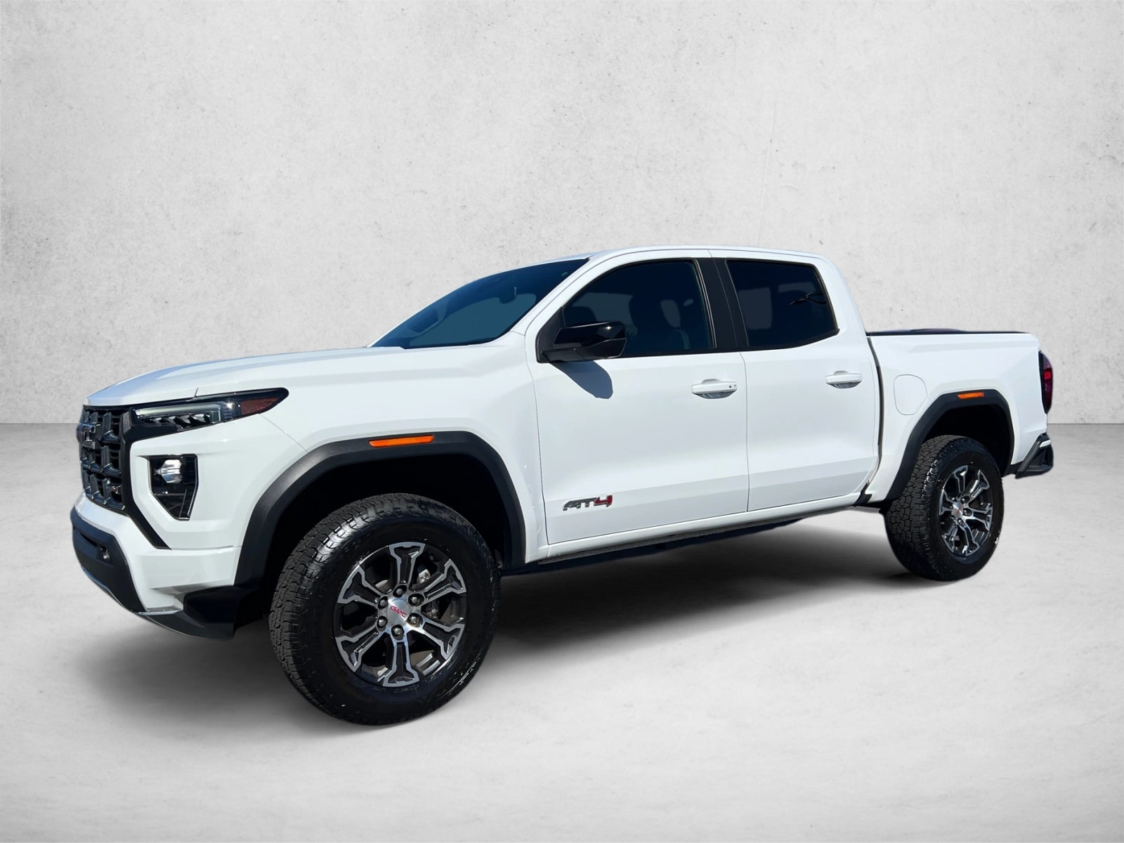 2023 GMC Canyon 4WD AT4 Crew Cab Short Box's photo