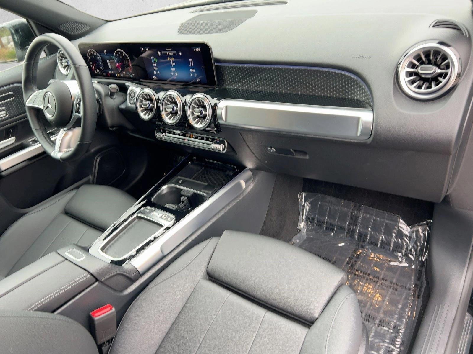 2025 Mercedes-Benz GLB Base - Photo 20