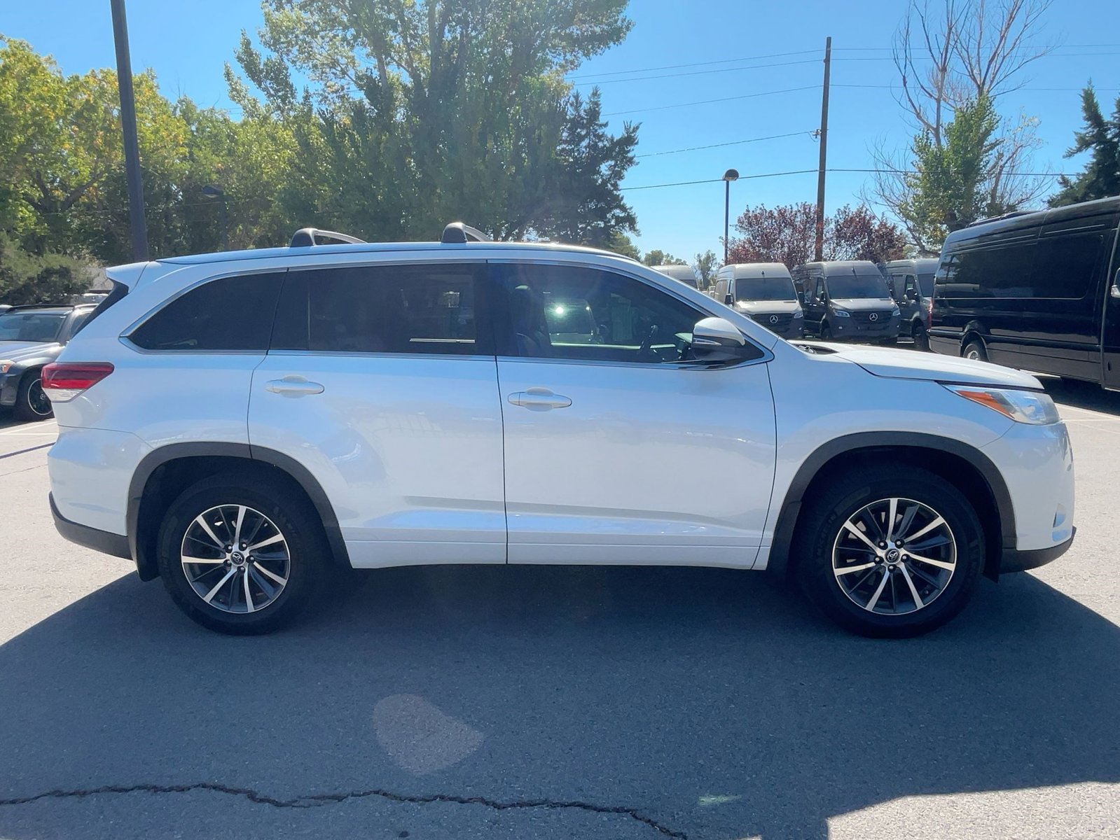 2017 Toyota Highlander SE XLE photo 4