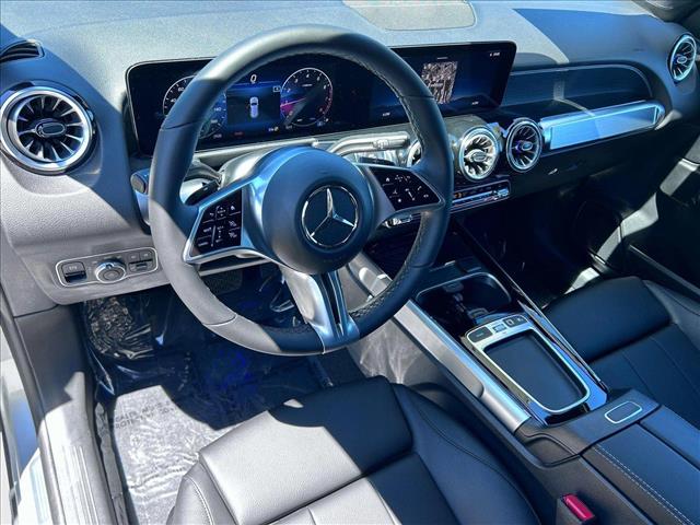2025 Mercedes Benz GLB 250 4MATIC photo 3