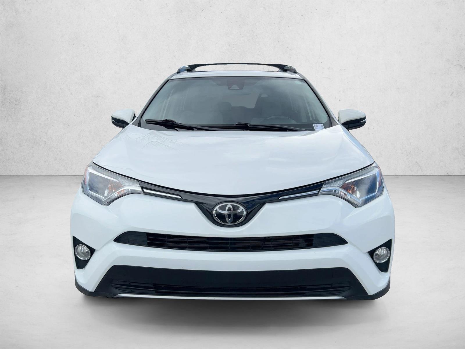 2017 Toyota RAV4 XLE photo 2