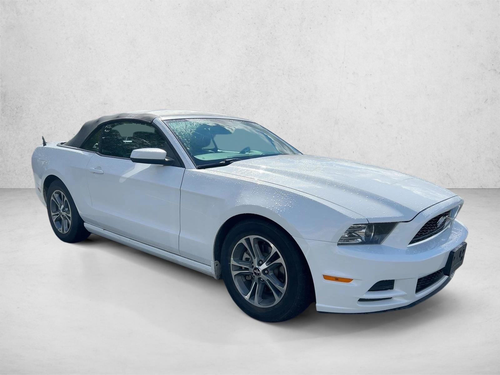 2014 Ford Mustang Base photo 3