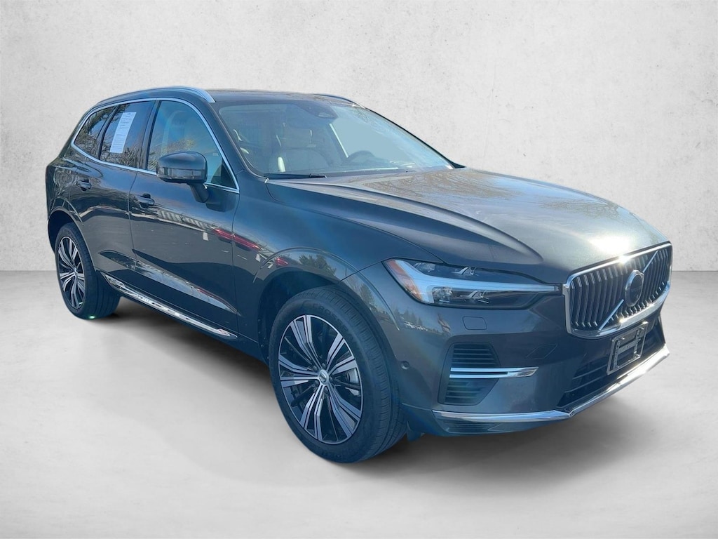 Used 2022 Volvo XC60 Recharge Plug-In Hybrid eAWD Inscription SUV