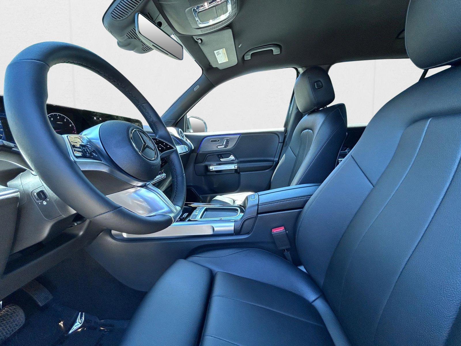 2025 Mercedes Benz GLB 250 4MATIC photo 3