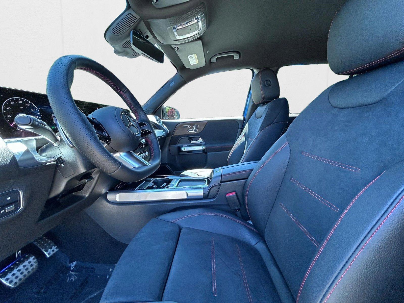 2025 Mercedes Benz GLB 250 4MATIC photo 2