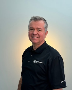 Staff member James O'Brien from ID_d54112d7b384
