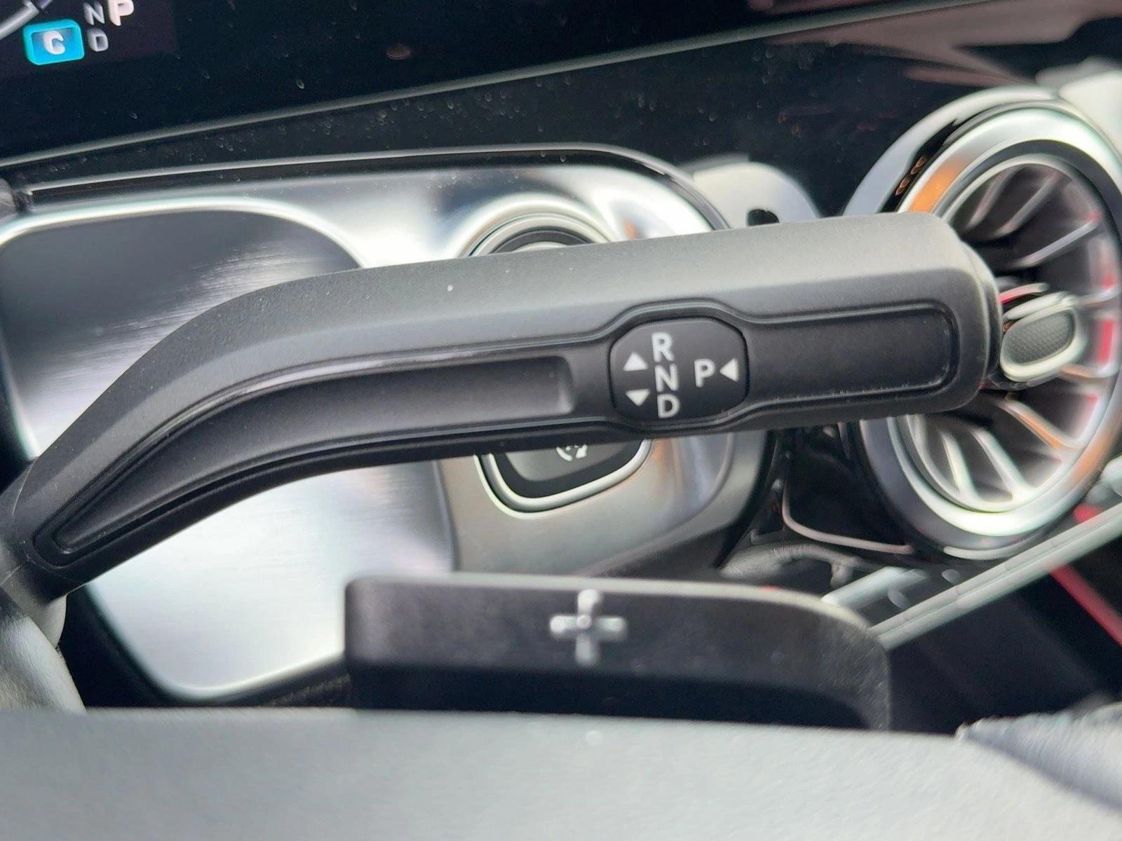 2025 Mercedes-Benz GLB Base - Photo 12