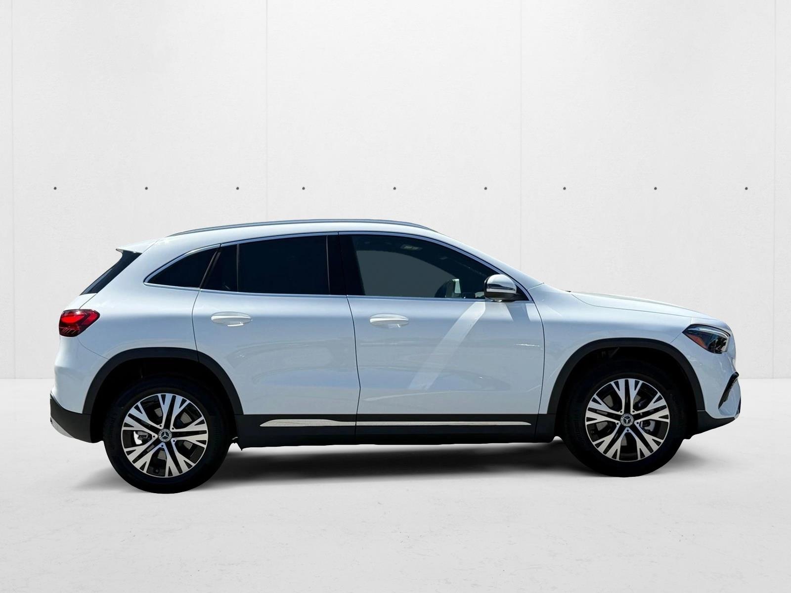2025 Mercedes Benz GLA 250 4MATIC photo 2