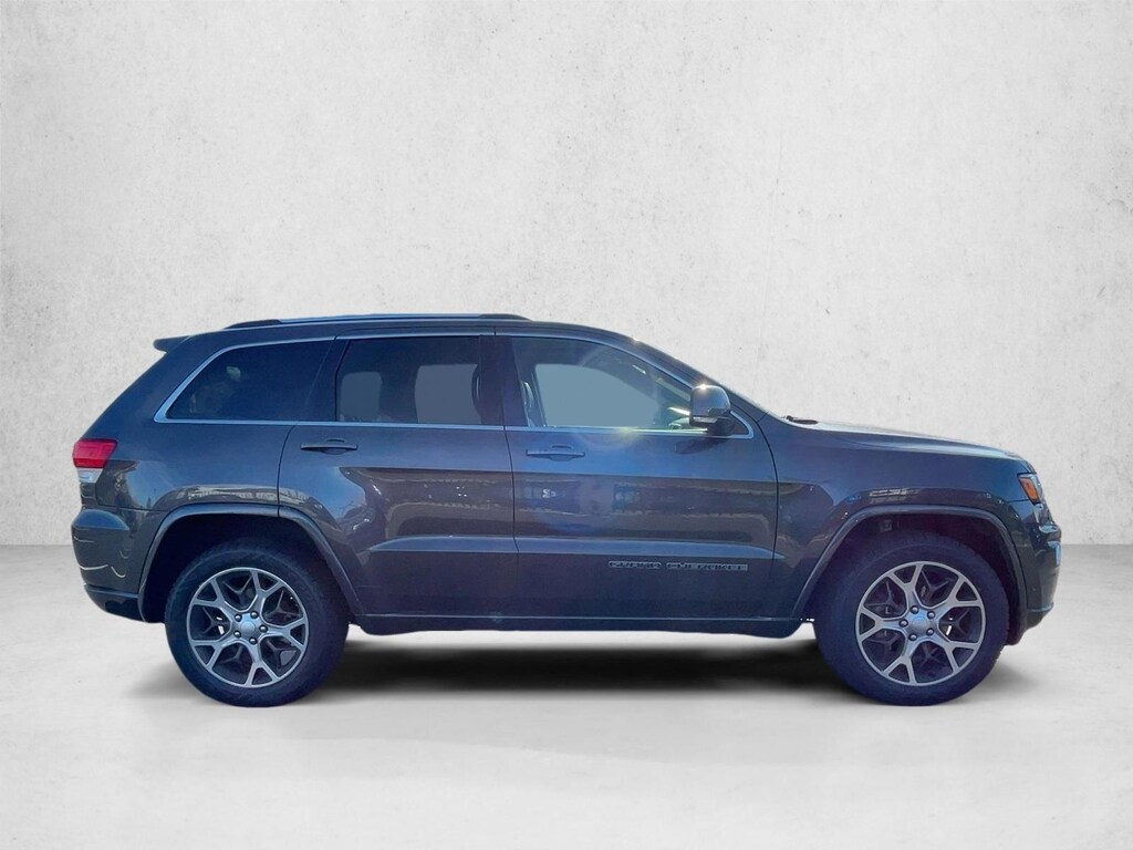 Used 2018 Jeep Grand Cherokee Limited 4x4 SUV