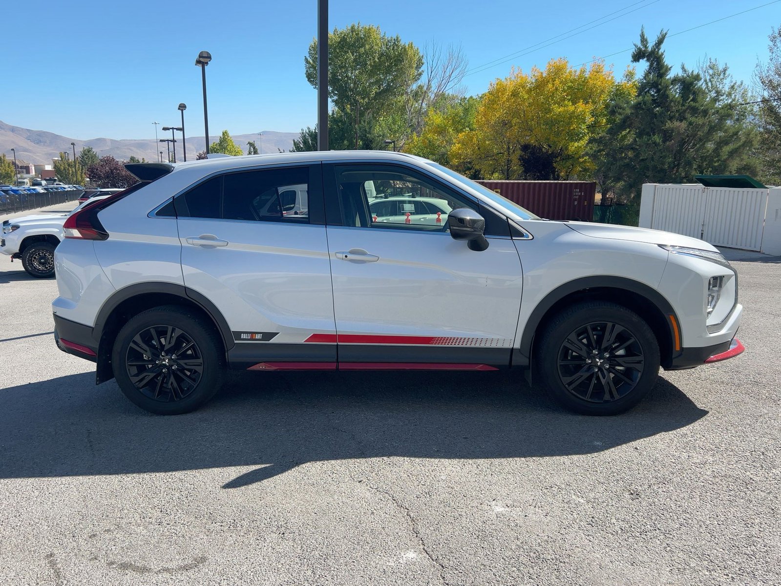 2024 Mitsubishi Eclipse Cross LE Ralliart photo 4