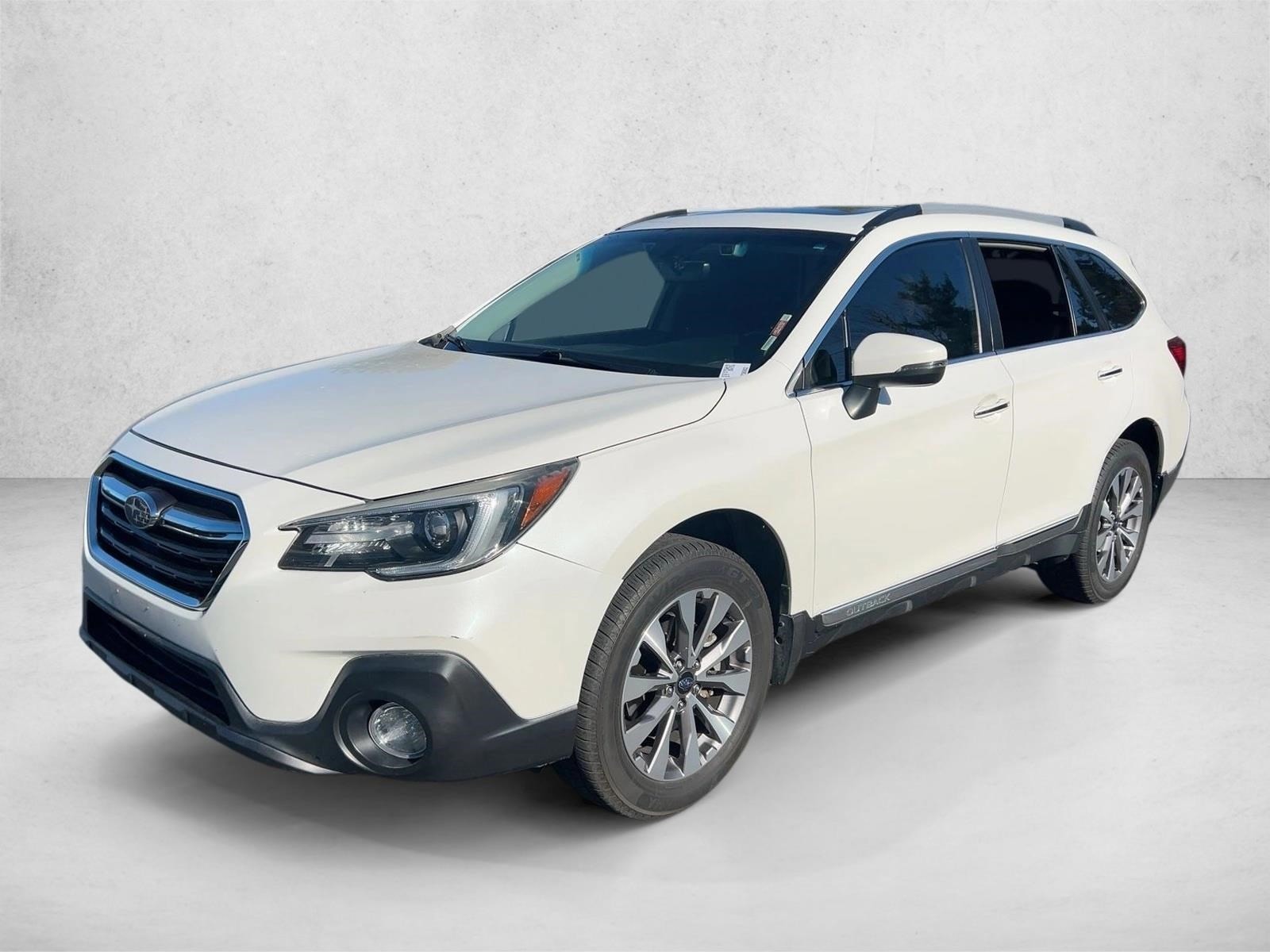 2018 Subaru Outback Touring's photo