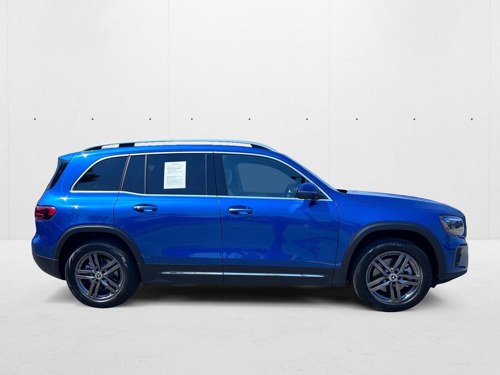 2025 Mercedes Benz GLB 250 4MATIC photo 4