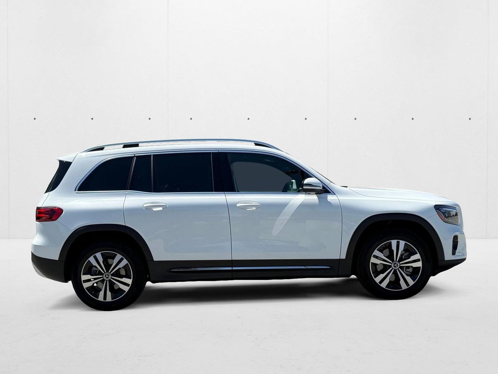 2025 Mercedes Benz GLB 250 4MATIC photo 4