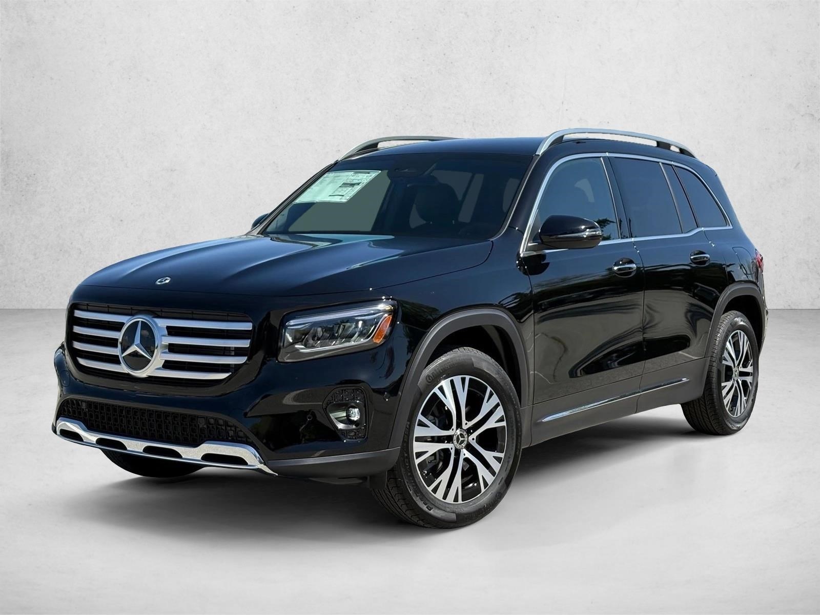 2025 Mercedes-Benz GLB Base's photo