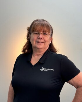 Staff member Lori Roth from ID_4fb1b68a7184