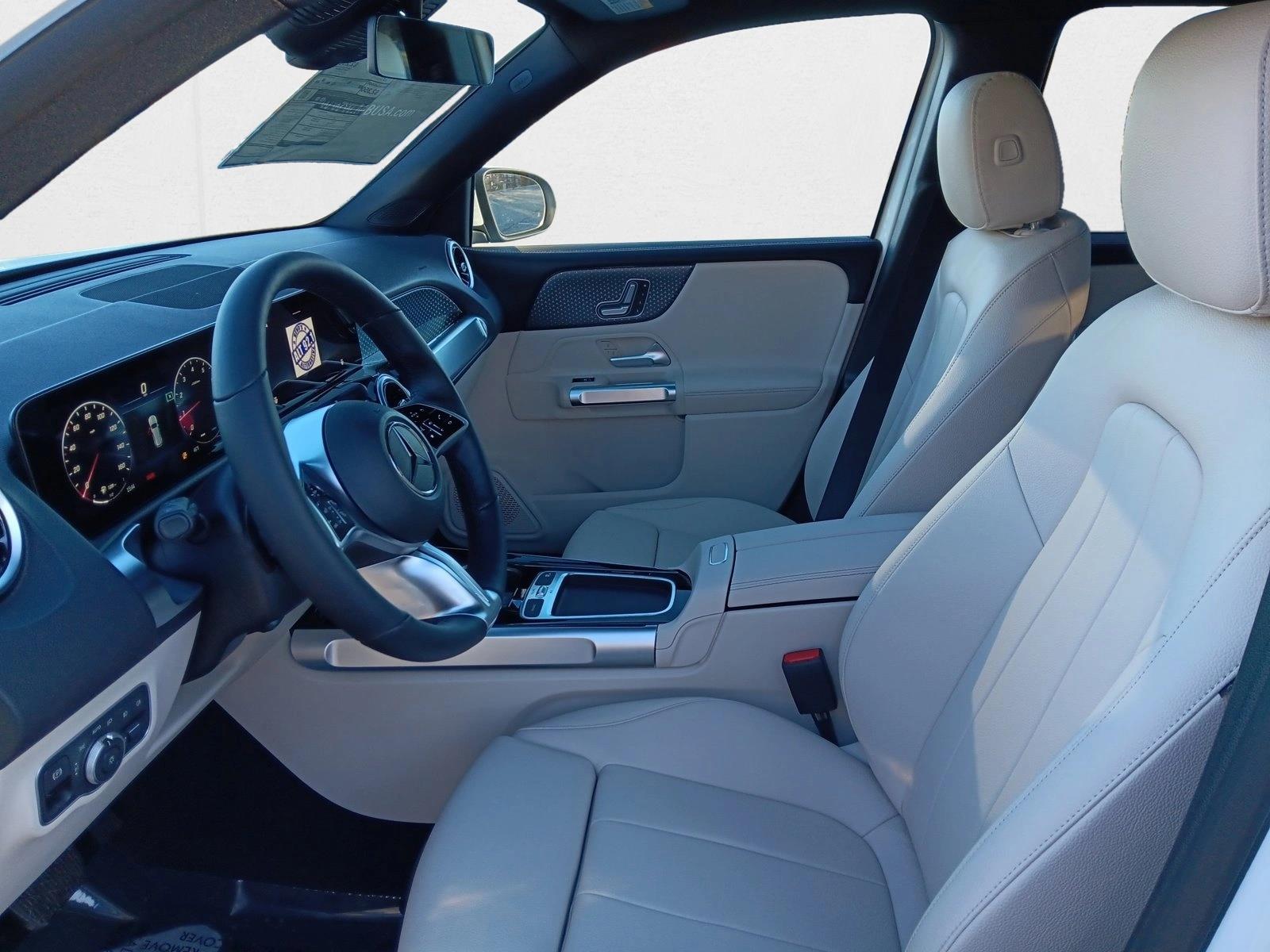 2025 Mercedes Benz GLB 250 4MATIC photo 3
