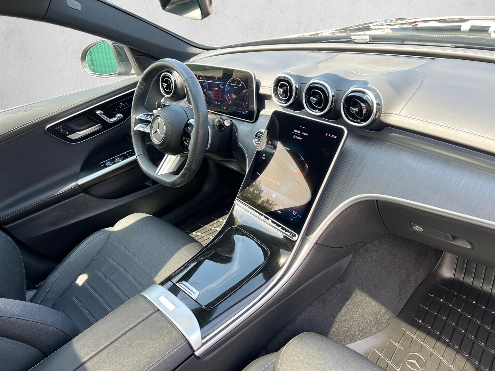 2026 Mercedes-Benz C-Class Sedan C 300 - Photo 28
