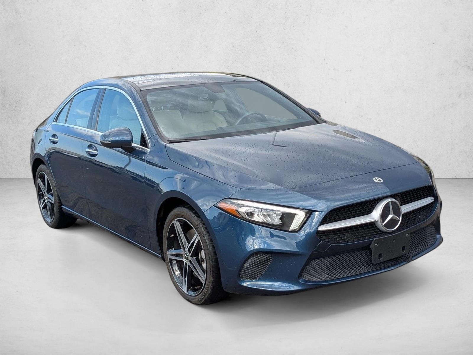 2022 Mercedes Benz A 220 4MATIC photo 3