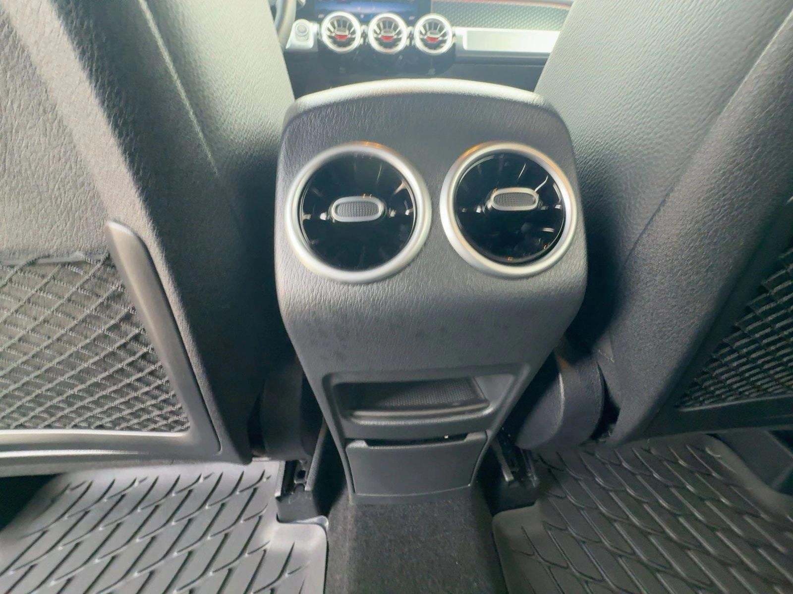 2025 Mercedes-Benz GLB Base - Photo 17