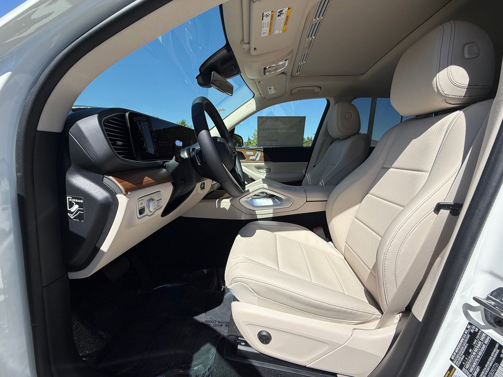 2025 Mercedes Benz GLE 350 4MATIC photo 3