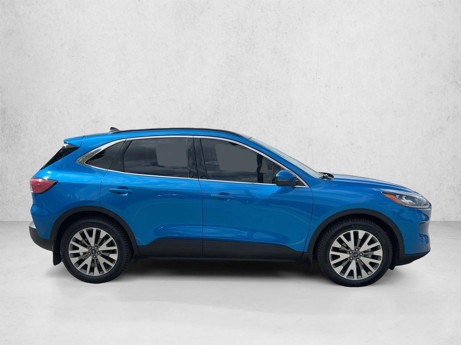 2020 Ford Escape Titanium photo 4