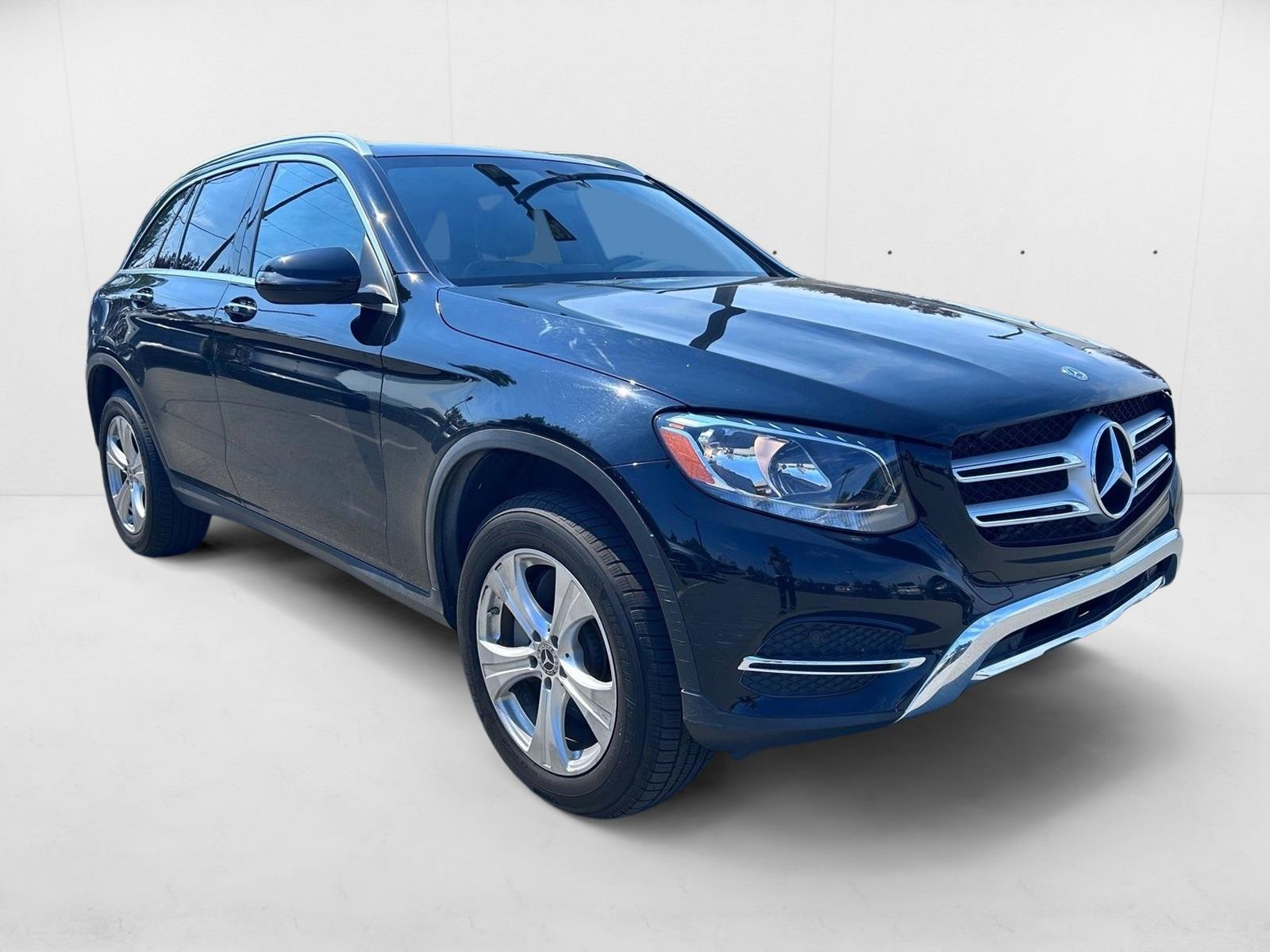 2017 Mercedes Benz GLC 300 4MATIC photo 3