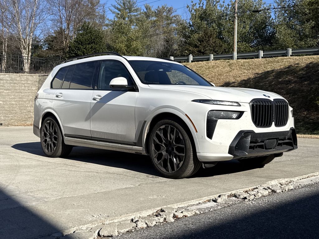 2024 BMW X7 40i's photo