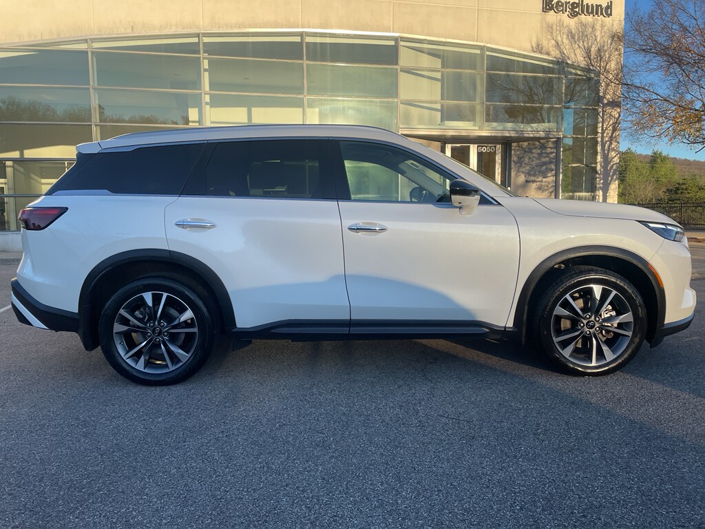 2025 Infiniti QX60 Luxe photo 2