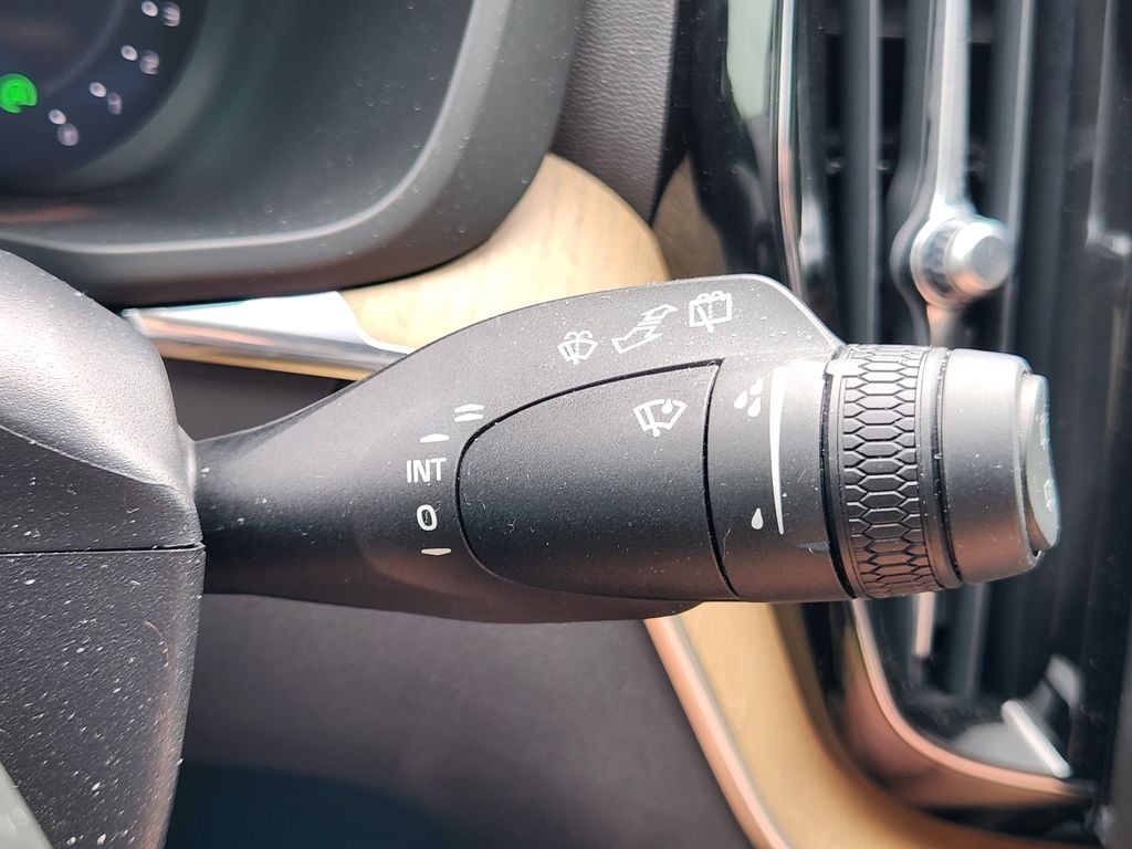2026 Volvo XC60 Plus - Photo 35