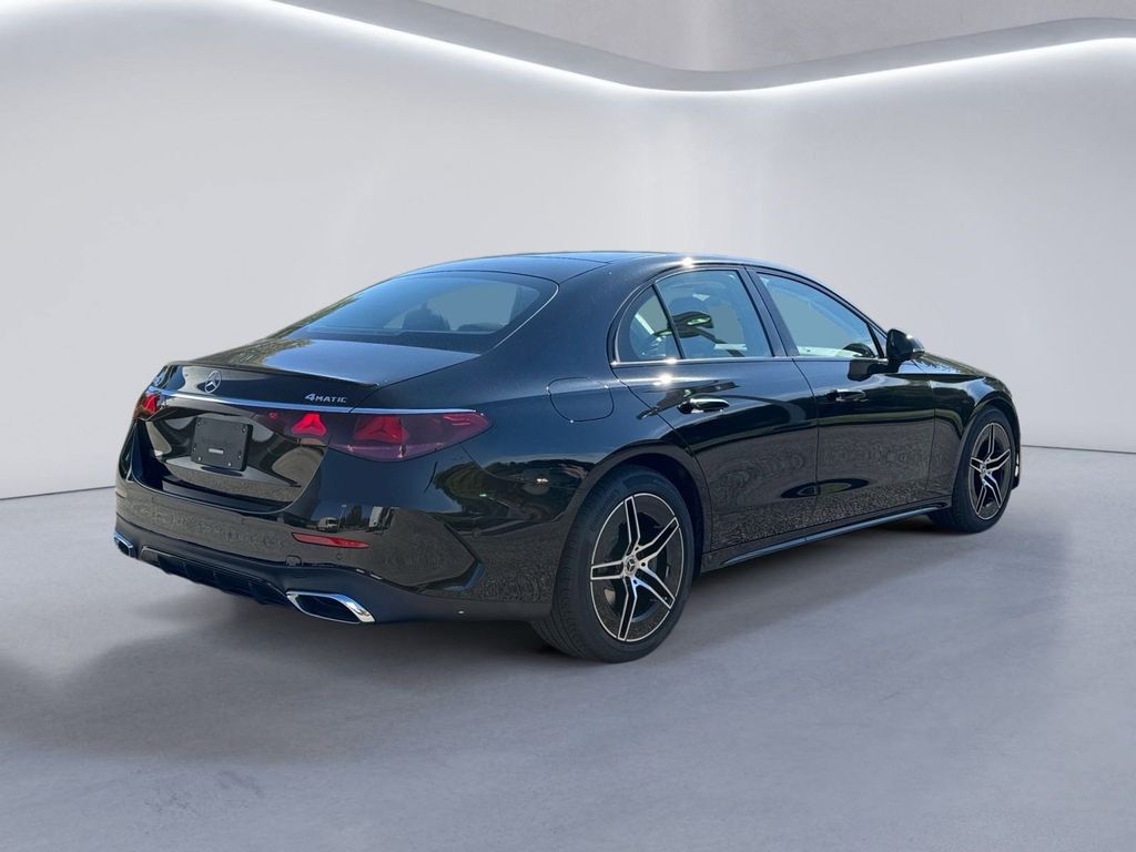 2026 Mercedes Benz E 4MATIC photo 4