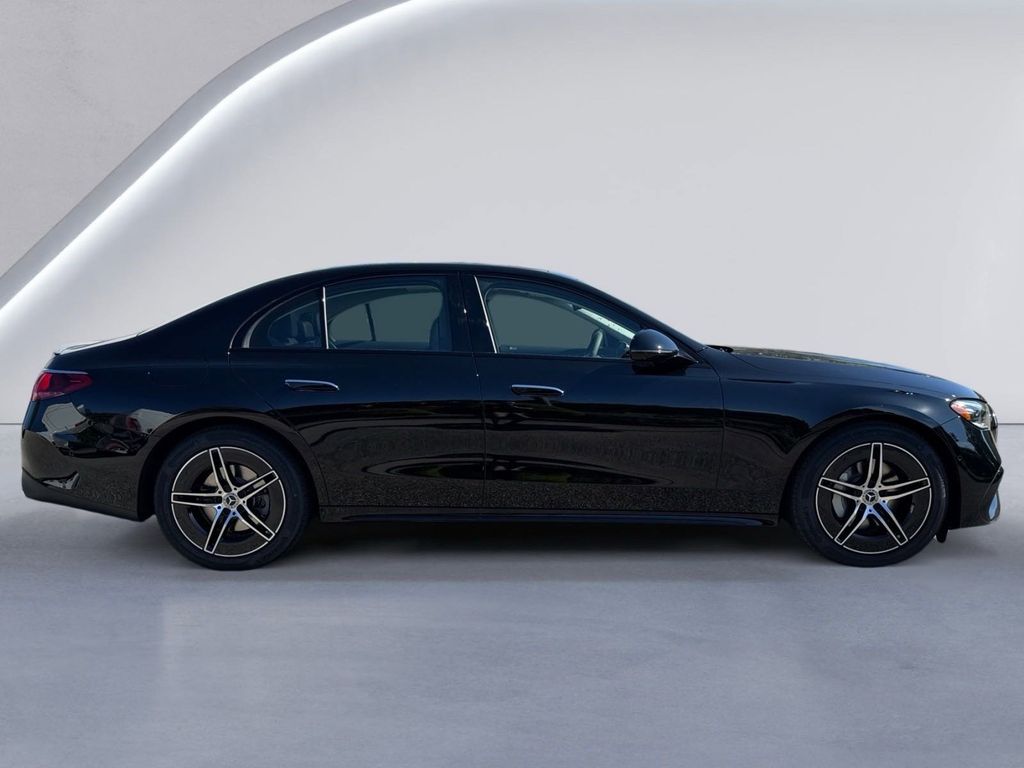2026 Mercedes Benz E 4MATIC photo 3