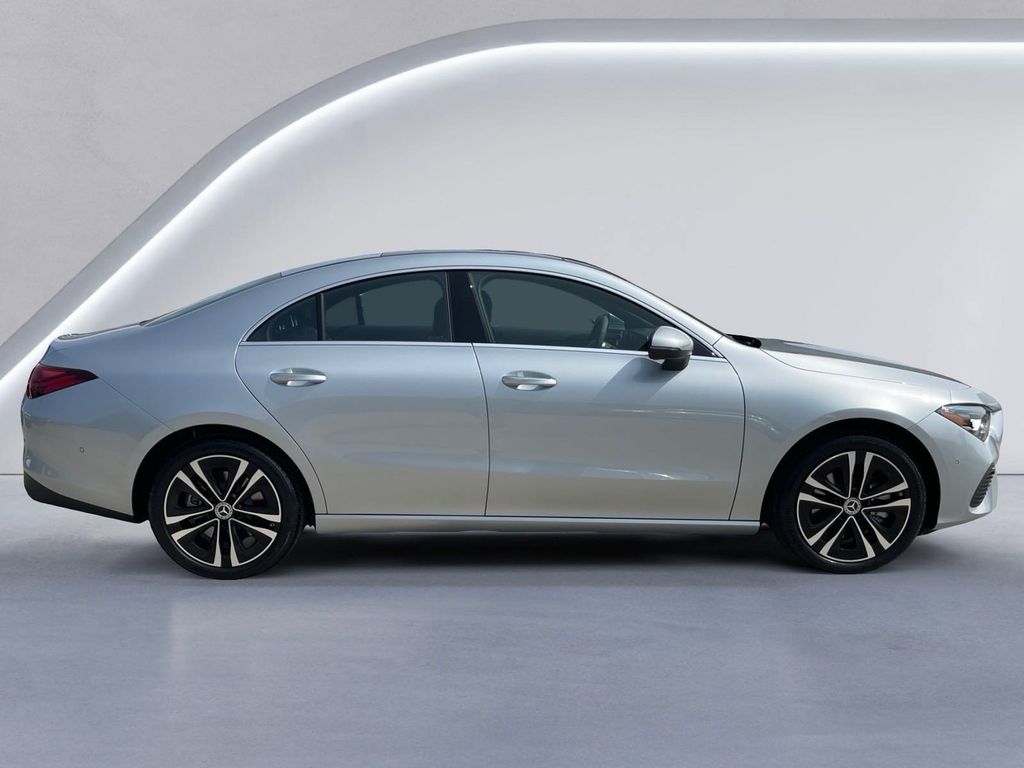 2025 Mercedes Benz CLA 250 4MATIC photo 2