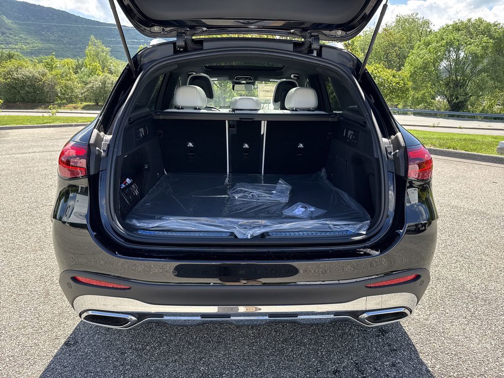 2025 Mercedes-Benz GLC Base - Photo 12