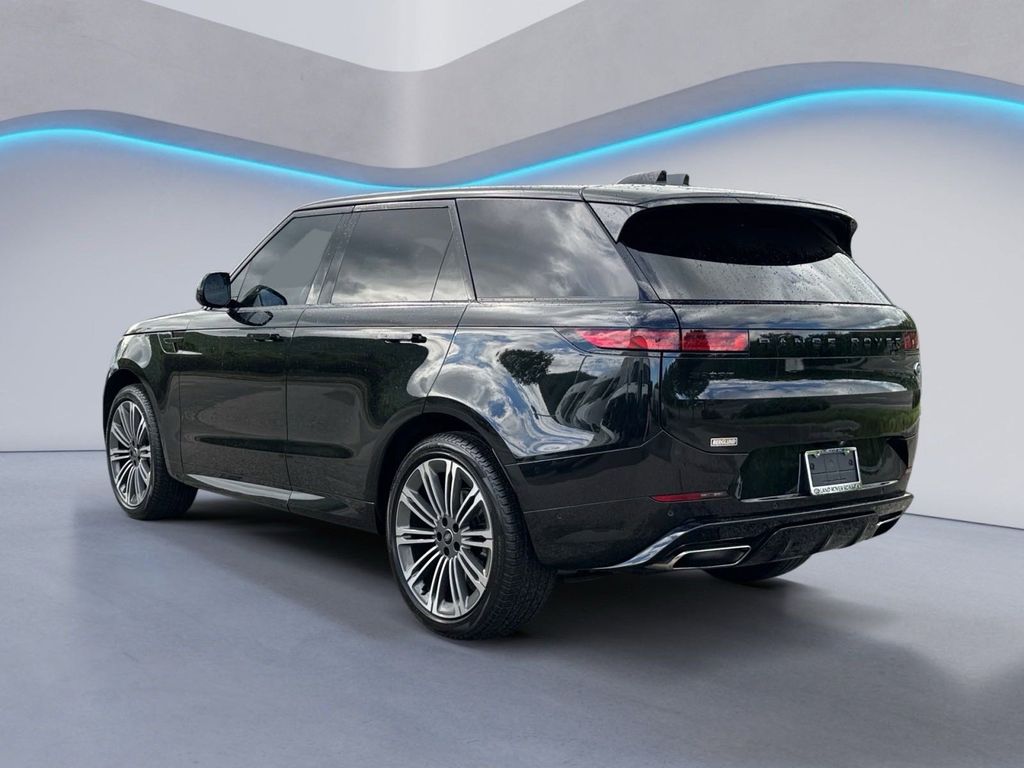 2023 Land Rover Range Rover Sport SE photo 4