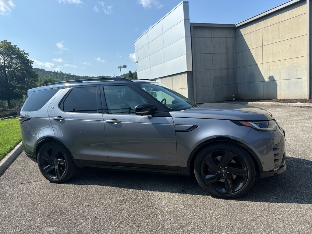 Used 2025 Land Rover Discovery P360 Dynamic SE Sport Utility