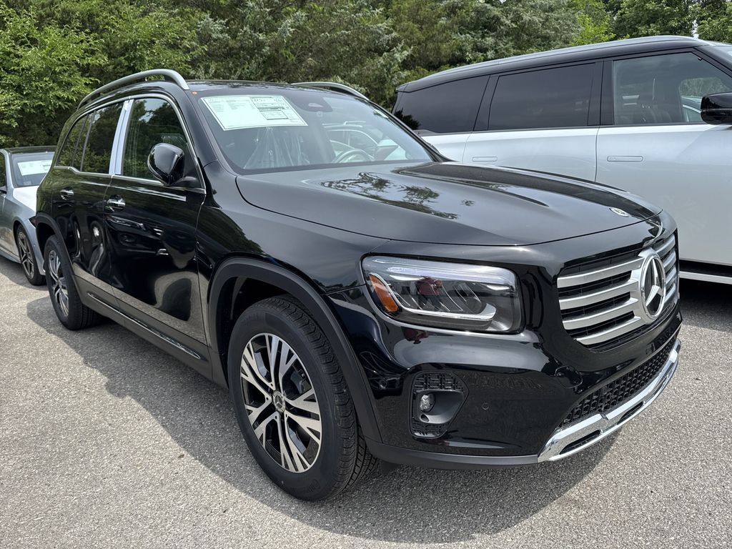 2025 Mercedes Benz GLB 250 4MATIC photo 2