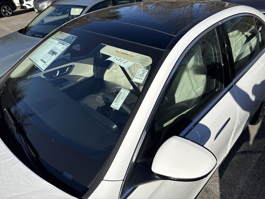 2026 Mercedes Benz E 4MATIC photo 3