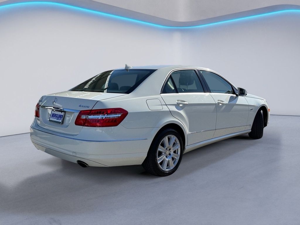 2012 Mercedes Benz E 350 4MATIC Sedan photo 4
