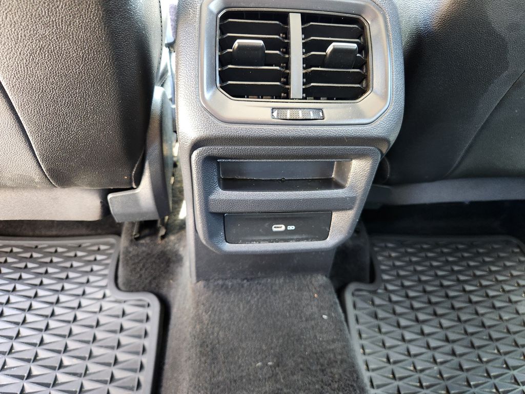 2022 Volkswagen Taos SE - Photo 11