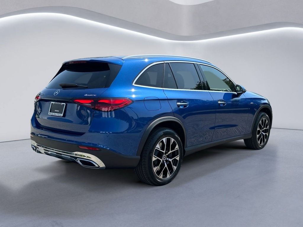 2025 Mercedes Benz GLC 350e 4MATIC photo 3