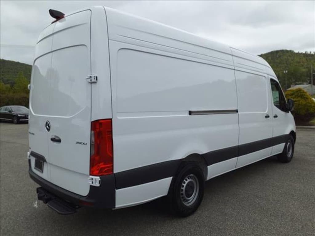 New 2024 Mercedes-Benz Sprinter 2500 High Roof 4-Cyl Diesel HO Cargo Van