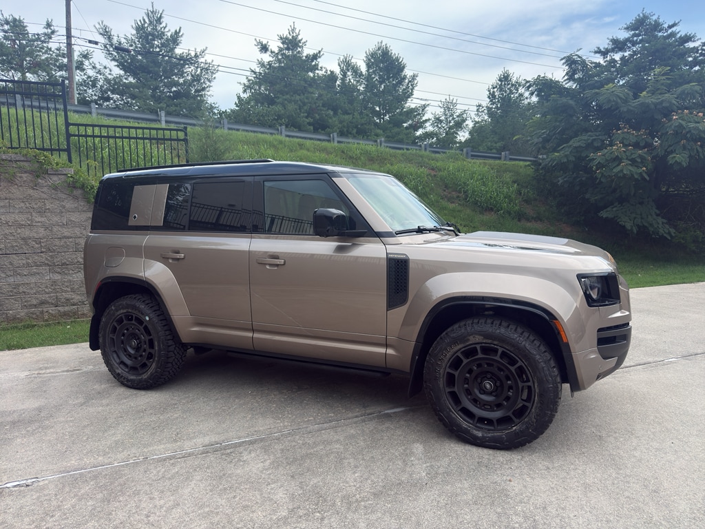 Used 2025 Land Rover Defender 110 OCTA Edition One SUV