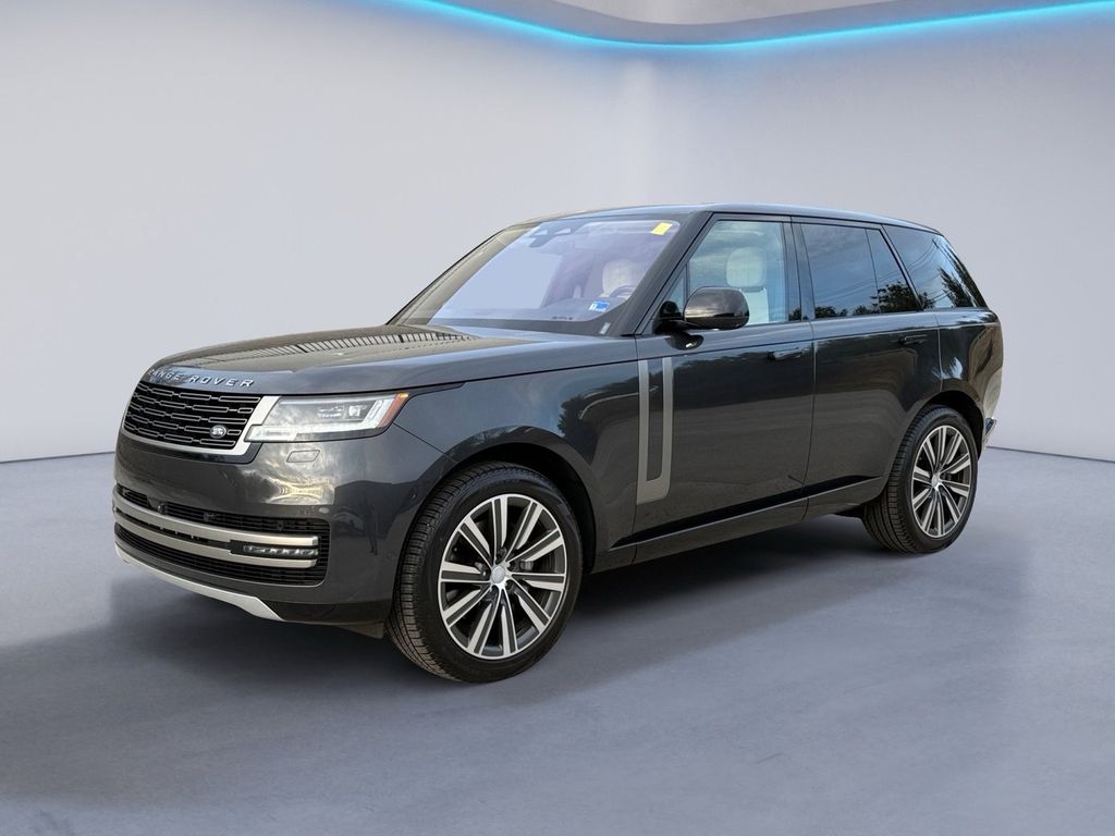 2023 Land Rover Range Rover SE's photo