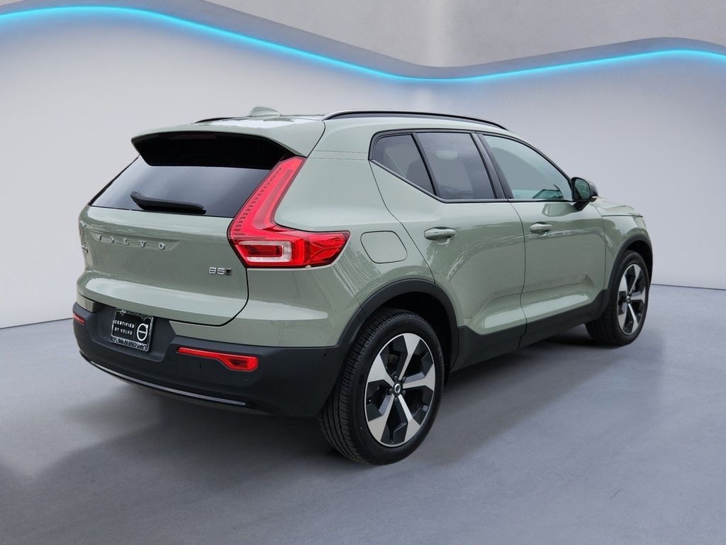 Used 2025 Volvo XC40 B5 Plus Dark Theme Sport Utility