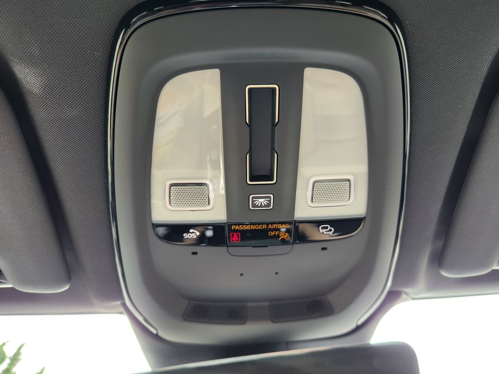 2026 Volvo XC60 Plus - Photo 31
