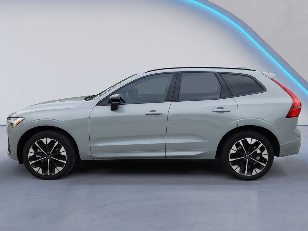 2026 Volvo XC60 Plus - Photo 6