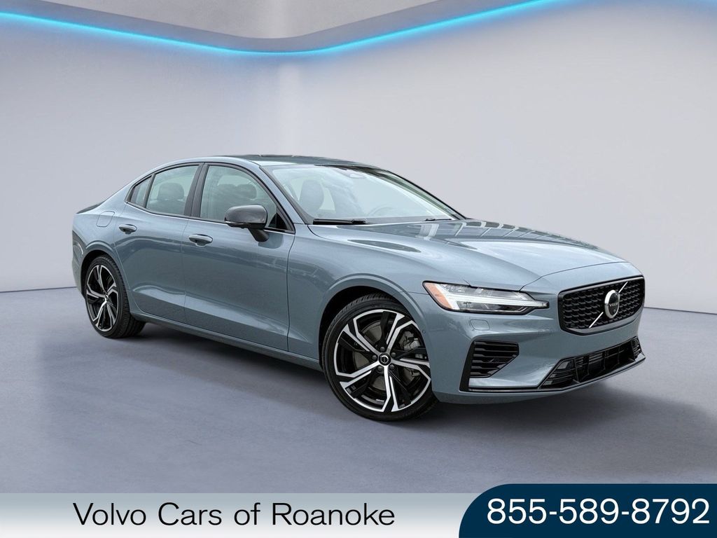 2023 Volvo S60 Plus's photo